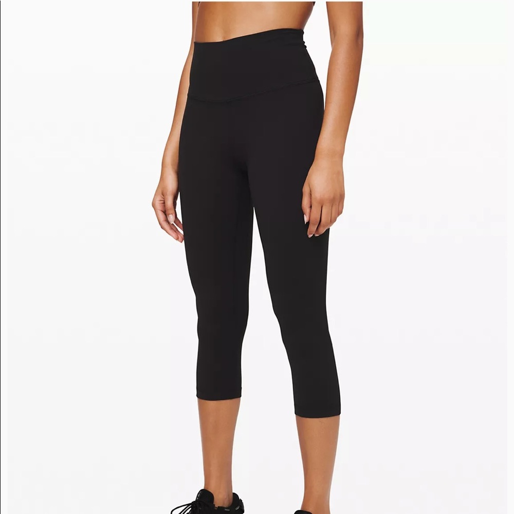 Lululemon Align Crop 21” Nulu Black Size 4